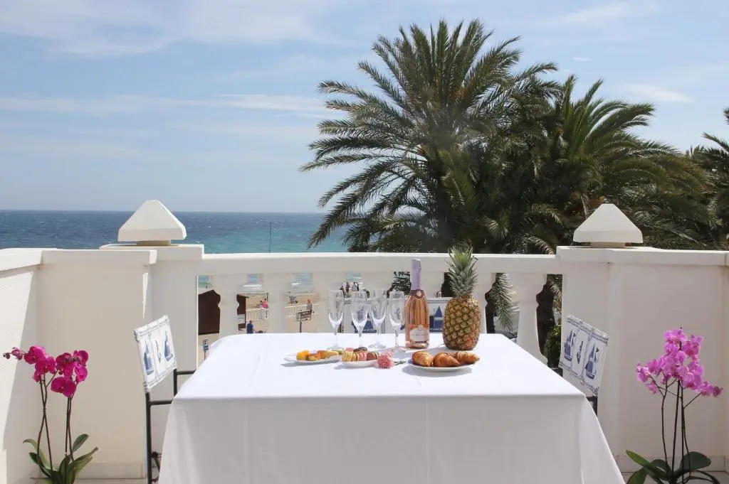 La Playa Blanca 4, Duquesa, Beach, Sea View, Pool, WiFi