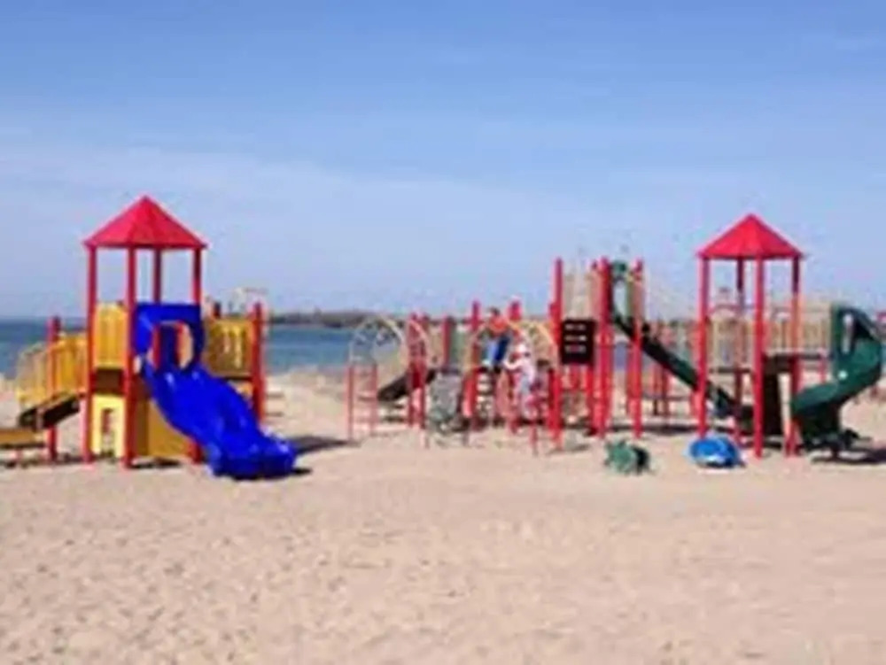 4 Bedroom Cottage on Manitoulin Island Next to Sand Beaches