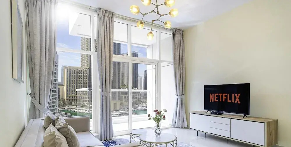 LUX  The Continental Marina Suite