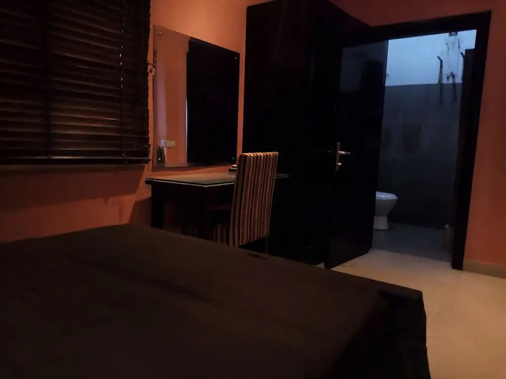 Allure Suites