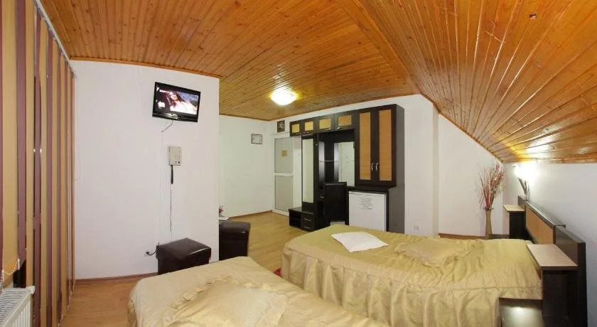 Villa Select