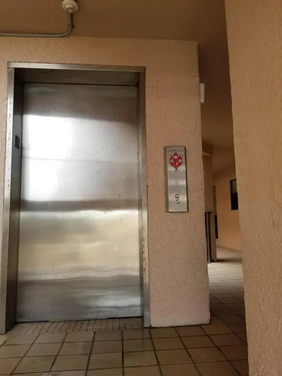Atrium #102