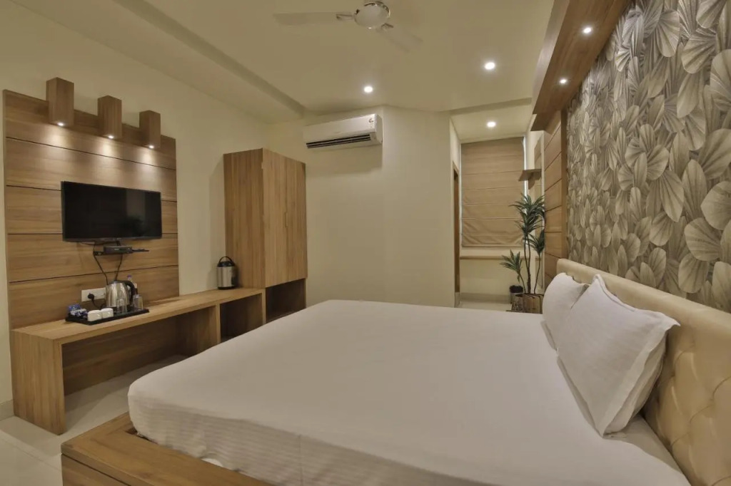 Hotel Grand Safari