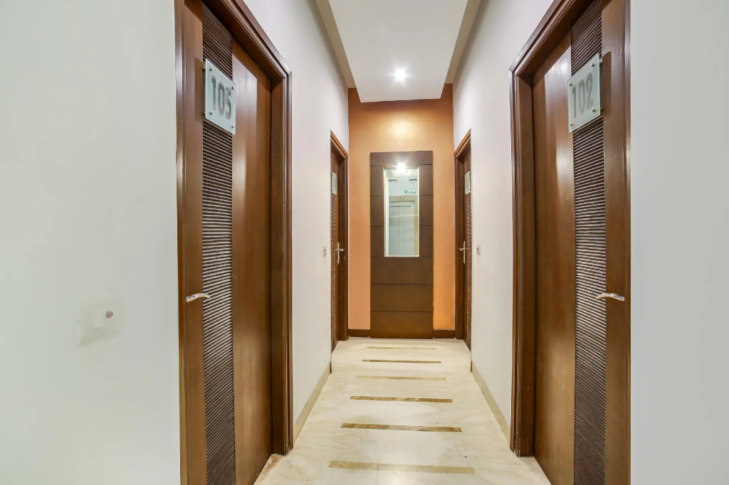 Capital O 77658 Hotel Golden Way