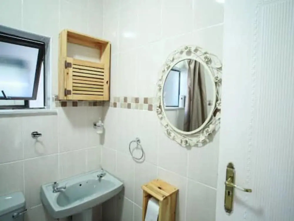 Lawu Le Ngwenya Guest House