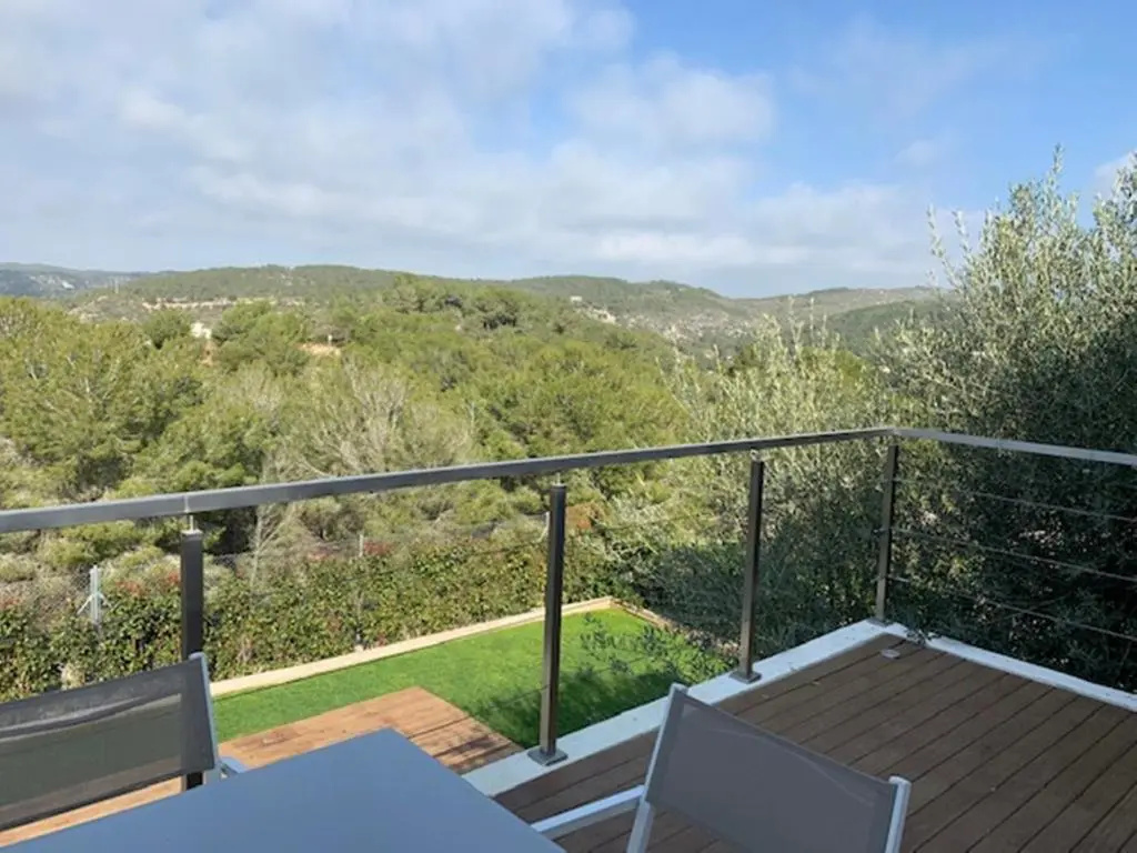 Paradise Silvia, Detached villa with private pool near Sitges