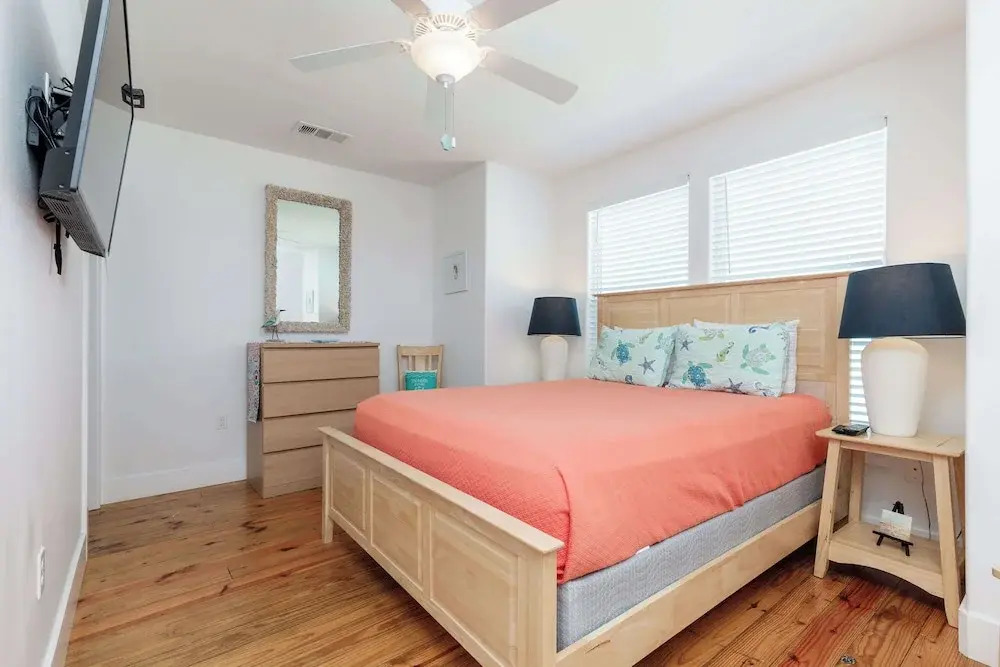 Resort Pool & Pet Friendly Sleeps 9