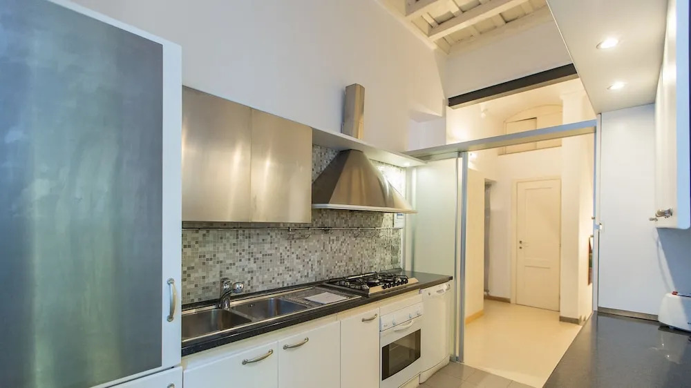 Rental in Rome Bernini Square