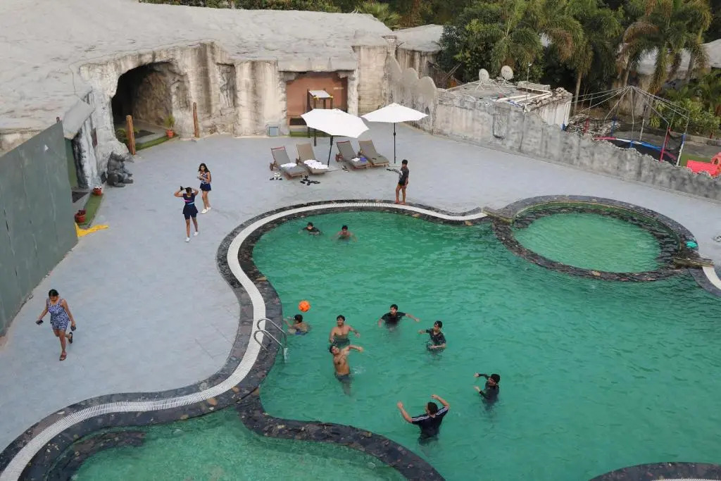 Brys Caves The Jungle Resort