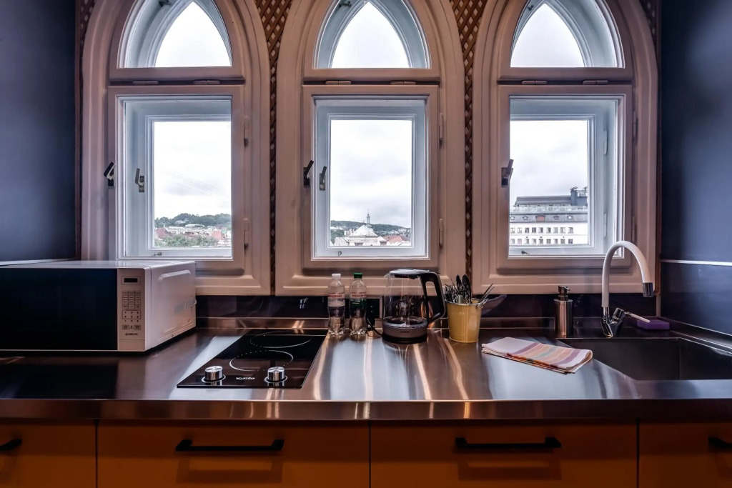 LEOGRAND apartment on Kniazia Romana 6
