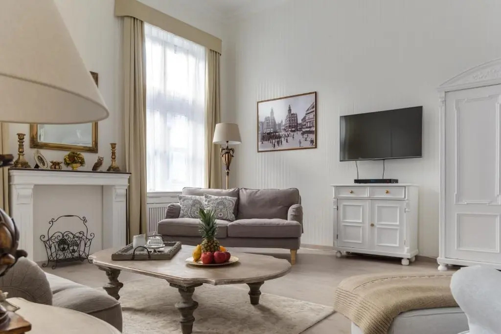 Chestnut & Eliza Suites - Superior Homes Downtown