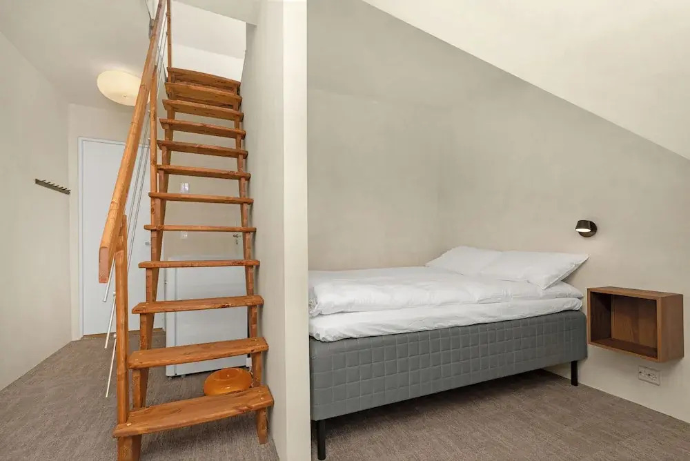 Central Guest House - Private Bathroom