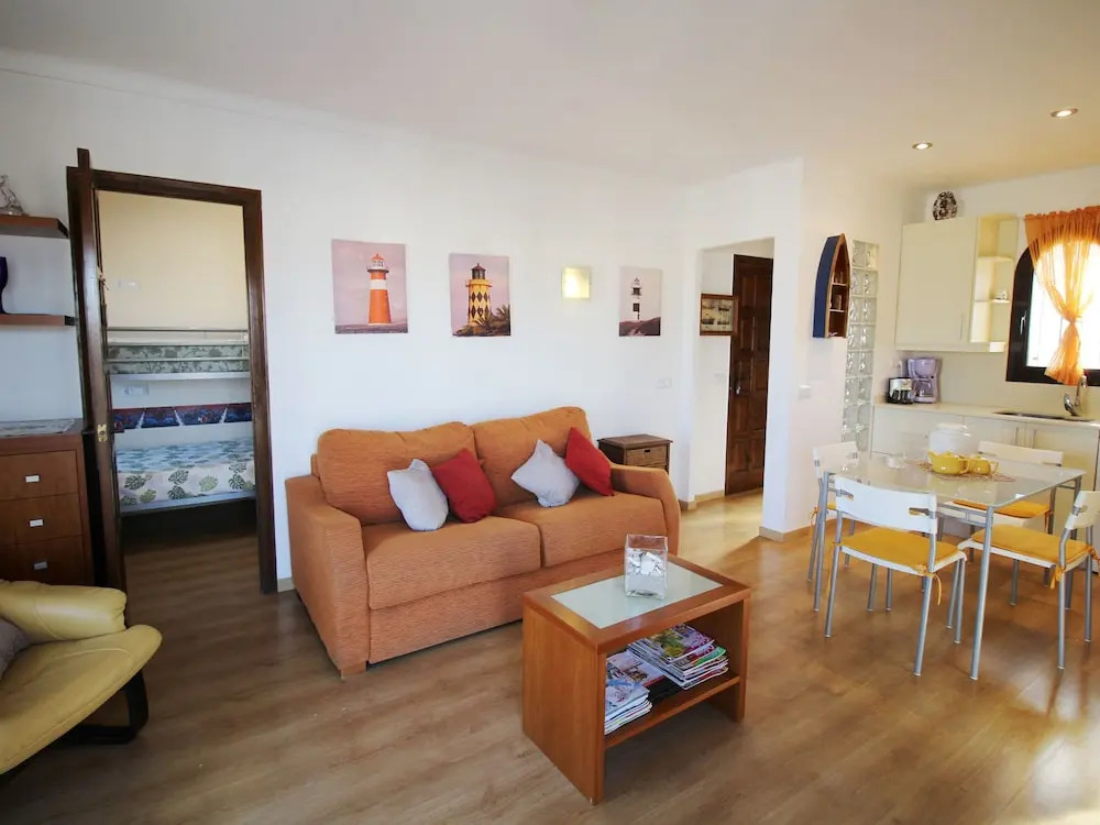 Comely Holiday Home in Empuriabrava With Barbecue