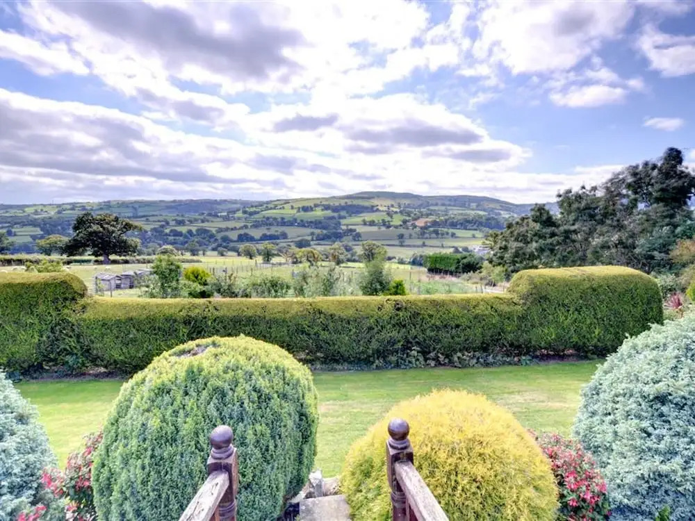 Scenic Holiday Home in Abergele With Terrace, Garden, Pond