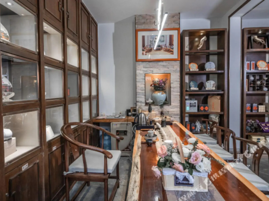 Caiyunjian Boutique Inn (Renwen Tese)