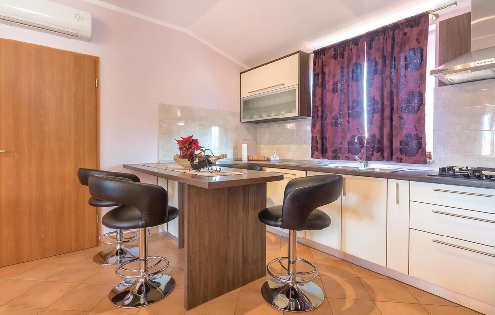 Five-Bedroom Holiday Home In Fazana