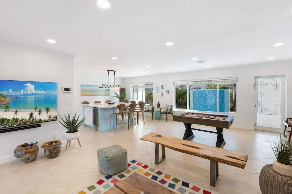 Walking from the beach 3Br Villa