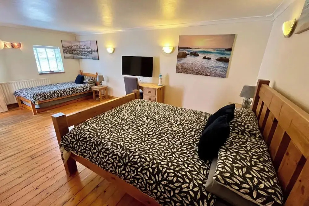 Starshinezzz - Large Farmhouse County Durham