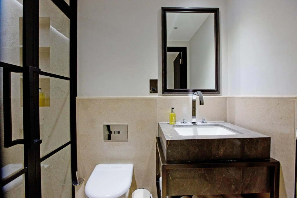 GS1 - 3 Bed Deluxe in London