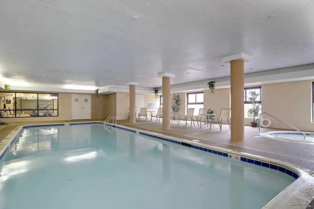 Best Western Inn & Suites - Midway Airport