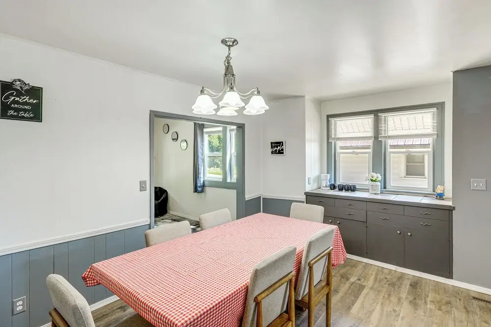 Quaint Family Retreat in Fairbury!