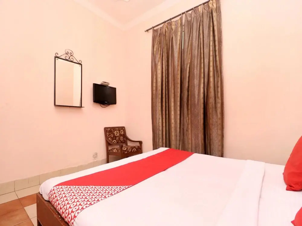 OYO 37657 Hotel Eshant