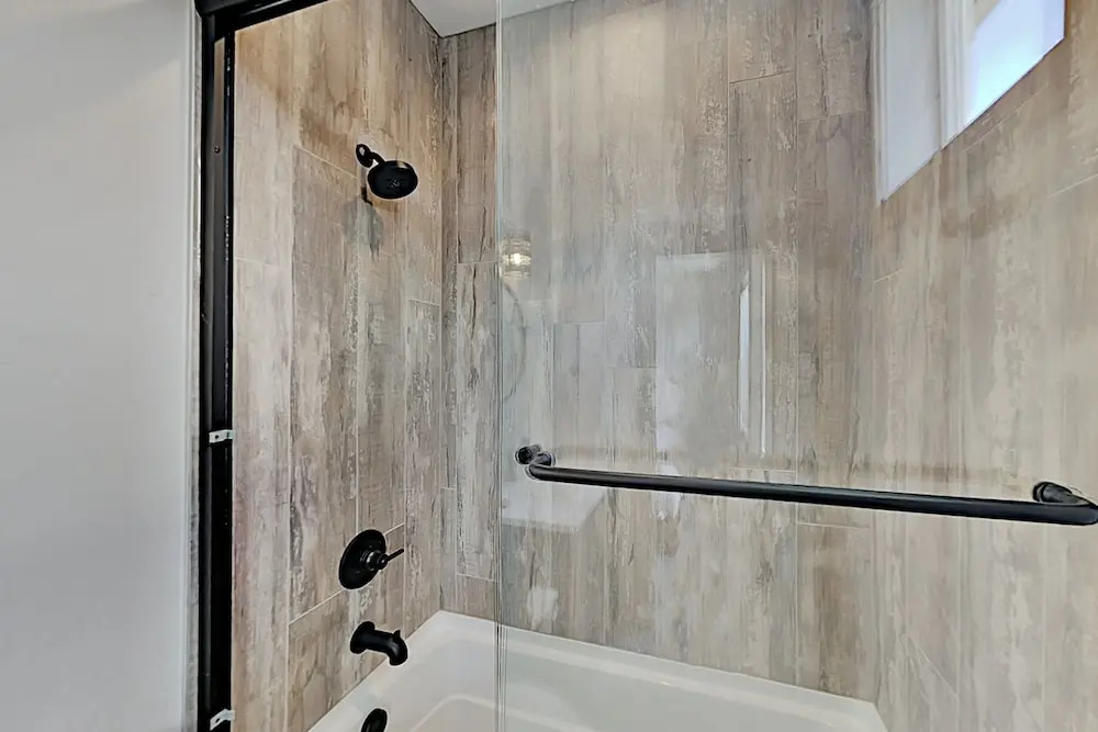 Brand-new Townhome W/ Private Balcony & Fireplace 3 Bedroom Townhouse