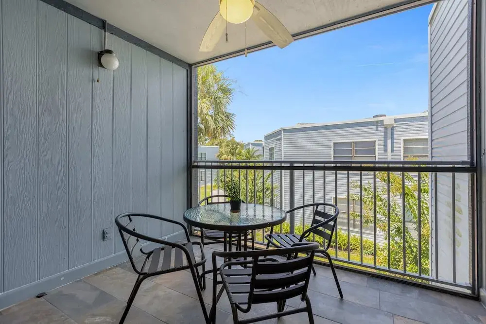 Upstay Condo Near MCO Airport w Golf & Pool