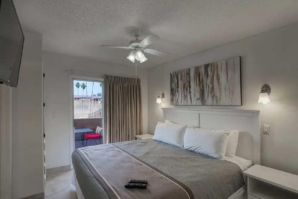 Park Suites at 222 - One Bedroom Apartment
