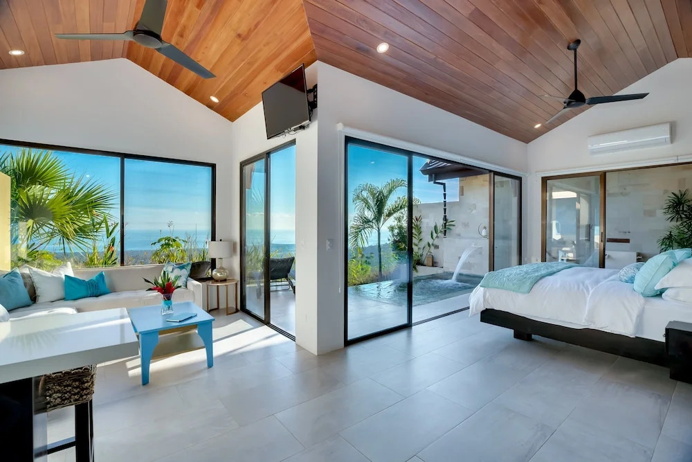 Golden Pineapple Villas-Adults Only