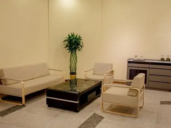 Homeinn Fairyland Hotel (Korla Tianshan West Road)
