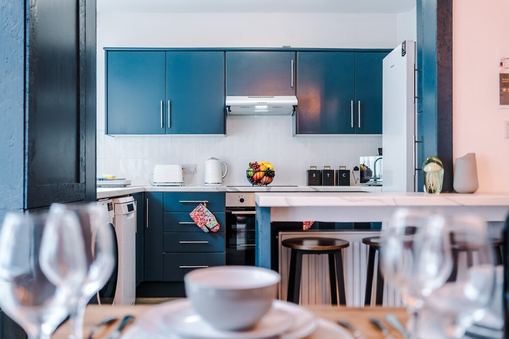 Spacious Home Sleeps 7 in the Heart of Anfield