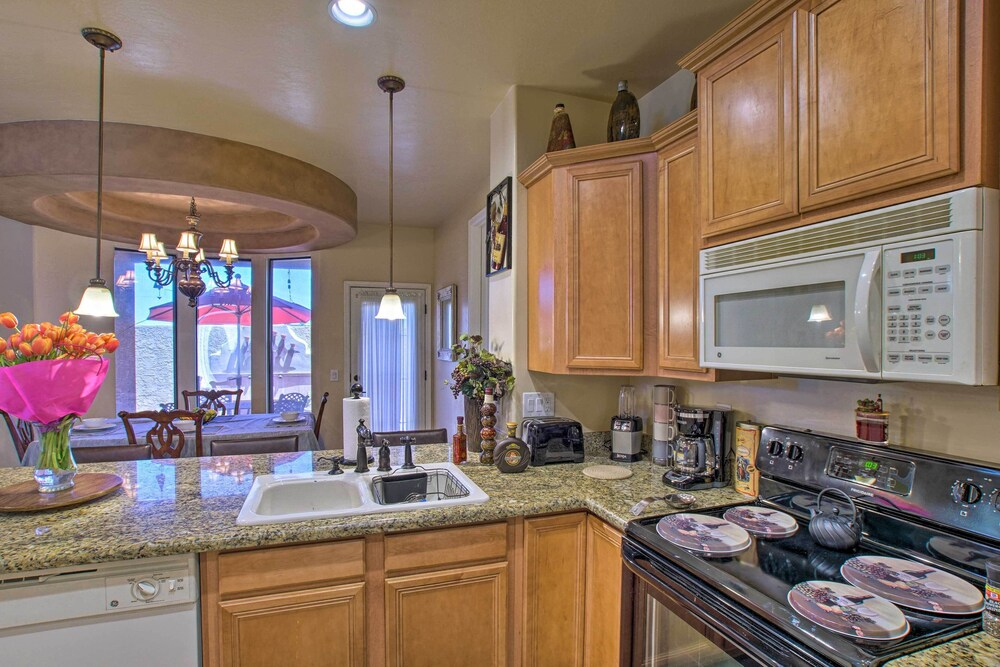 Near Golf: Casita w/ Patio 10 Mi to Dtwn Phoenix