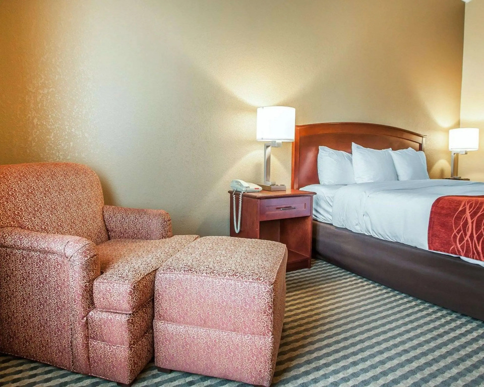 Comfort Inn & Suites Carneys Point - Pennsville