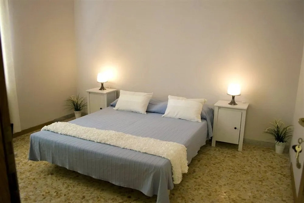 Mr. Rome Guest House