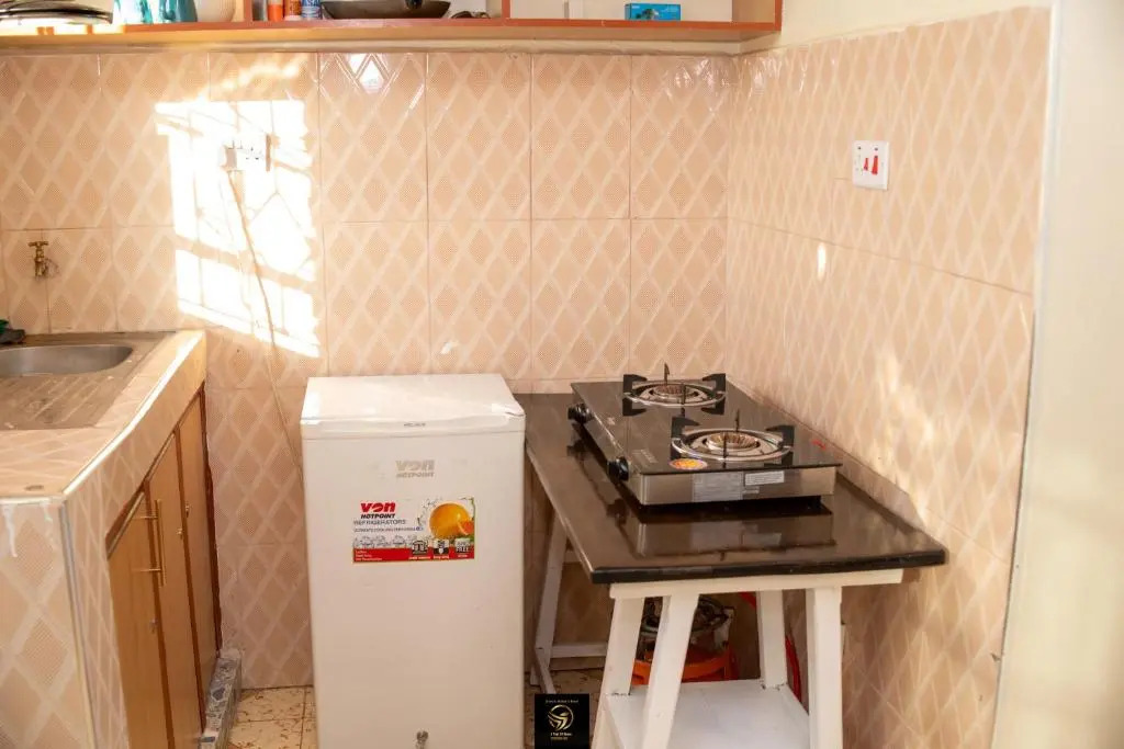 Mountain view apartment at Ahadi flats Netflix,Parking and Internet
