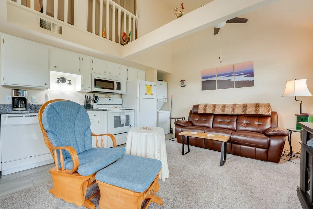 Branson Vacation Rental w/ Loft ~ 4 Mi to Downtown