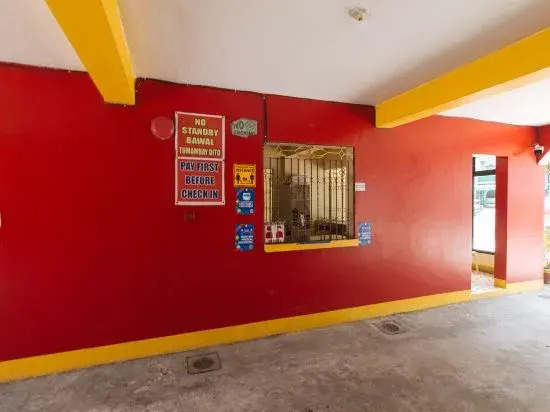 RedDoorz @ Golden Victory Hotel Mabalacat Pampanga