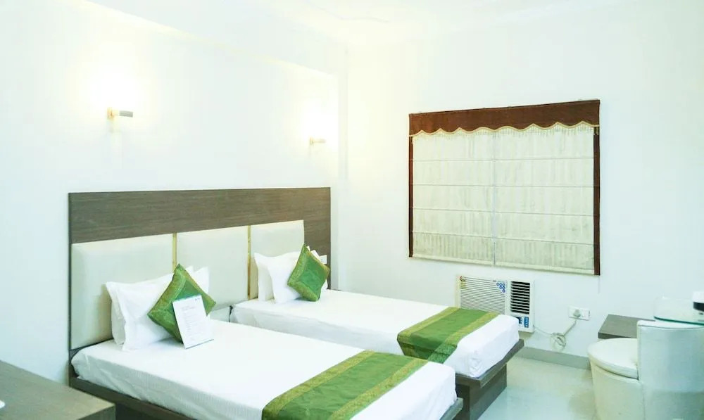 Treebo Maniram Palace