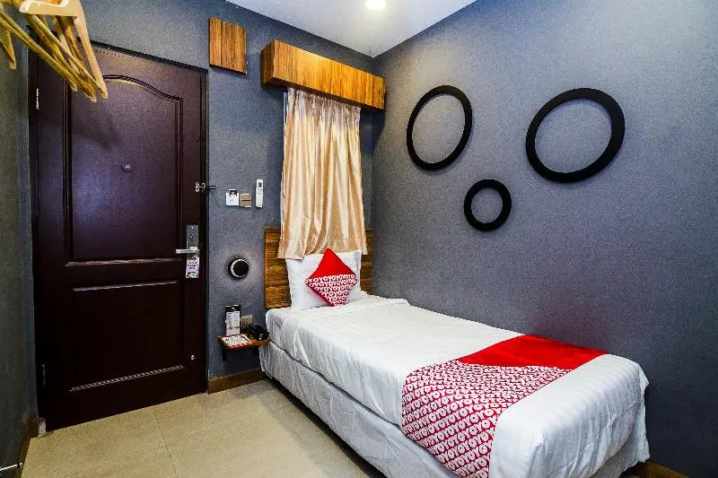 Avava Inn