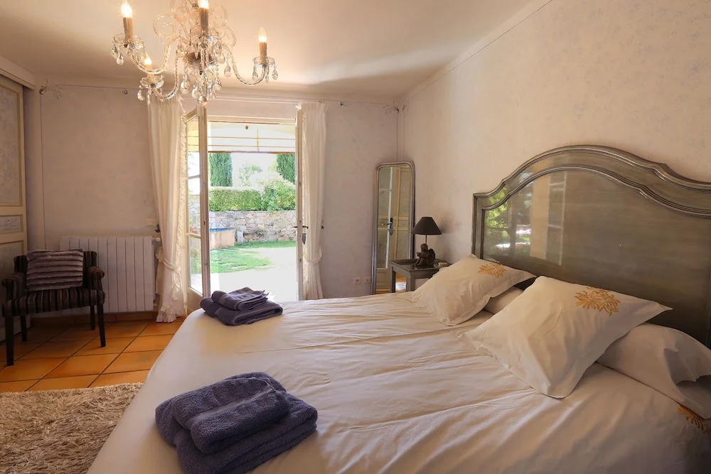 Villa Jas Fontaine by Villa Plus