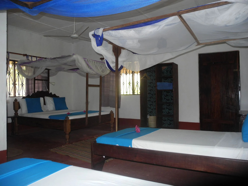 Sazani Beach Lodge and Tidal Lounge