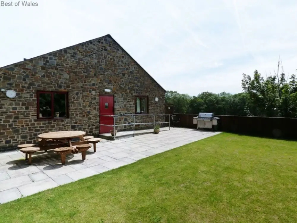 Holiday Home Cwm Tawel