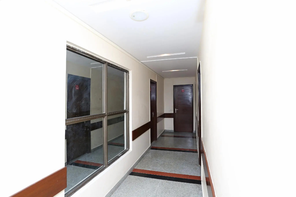 OYO 2082 Dwarka