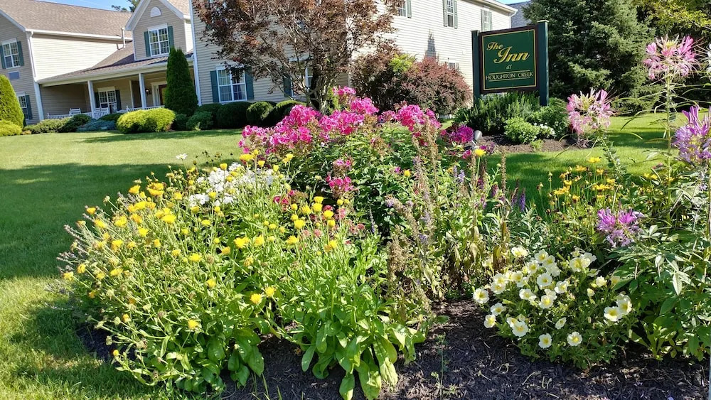 The Inn At Houghton Creek