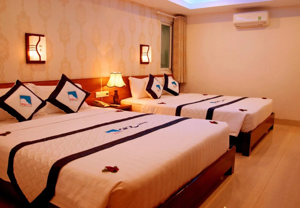 Pearl City Hotel