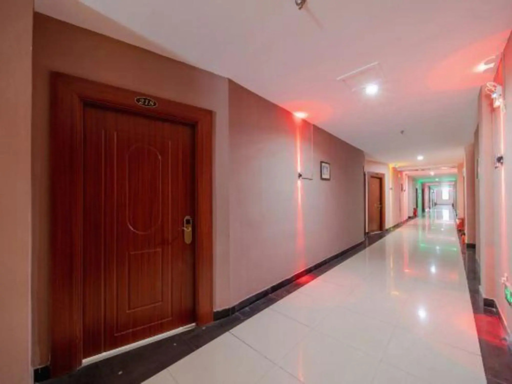 Shanghai Yuanxiang Lake Business Hotel
