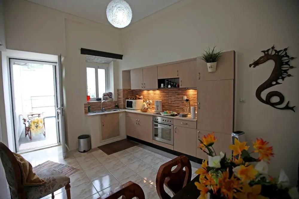 Beautiful house in Syneti • Andros