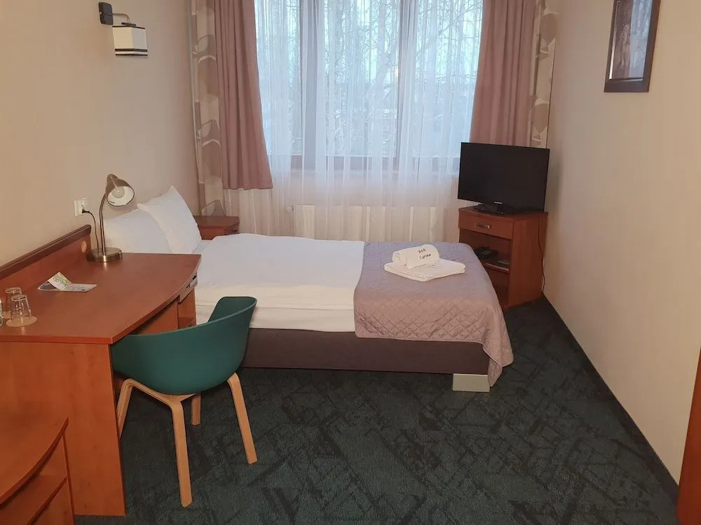 Carina Hotel
