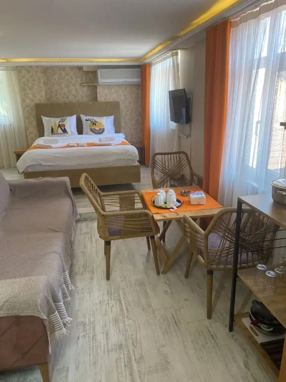 Aura Hotel